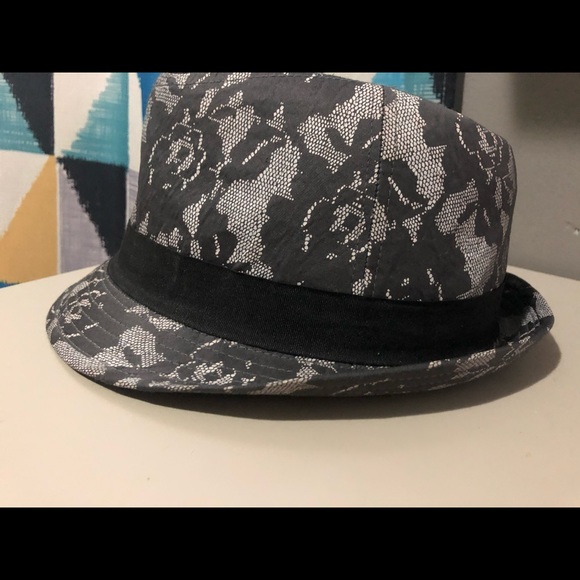 Fashion Fedoraa with Jewel Buckle - Picture 3 of 4